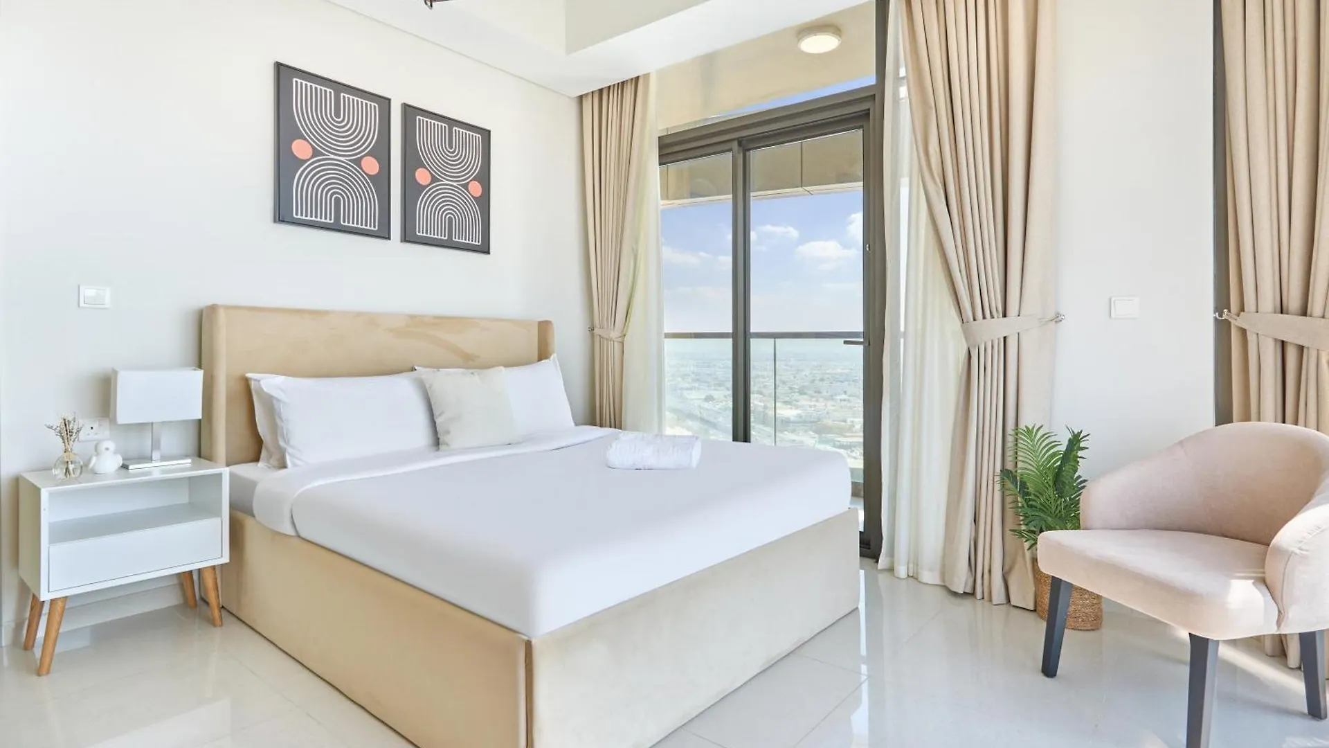 شقة Amazing 2Br Near Downtown - Sea & City View دبي